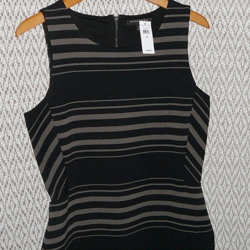 Banana Republic Sleeveless Black Dress 10 NWT - Picture 4 of 10